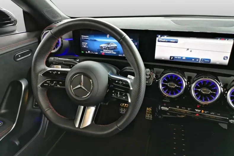 Mercedes-Benz CLA 180 din 2024 cu 8.512 km - oferta MER161711 - foto 20