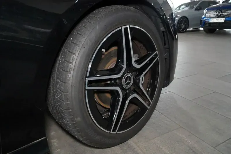 Mercedes-Benz CLA 180 din 2024 cu 4.255 km - oferta MER161713 - foto 11