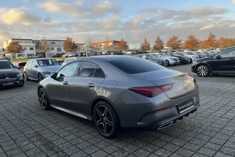 Mercedes-Benz CLA 200 din 2024 cu 7.750 km - oferta MER161714 - foto 6