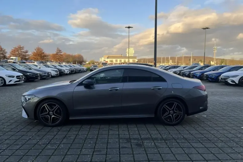 Mercedes-Benz CLA 200 din 2024 cu 7.750 km - oferta MER161714 - foto 7
