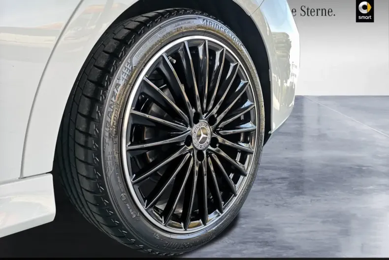 Mercedes-Benz CLA 180 din 2024 cu 8.768 km - oferta MER161715 - foto 9