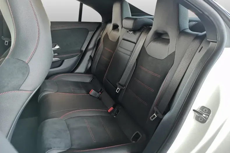 Mercedes-Benz CLA 180 din 2024 cu 8.768 km - oferta MER161715 - foto 15