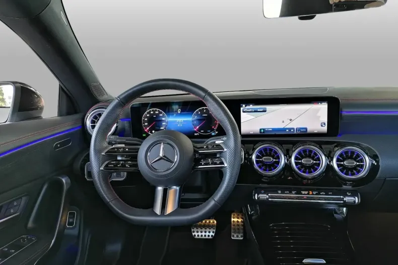 Mercedes-Benz CLA 180 din 2024 cu 8.768 km - oferta MER161715 - foto 21