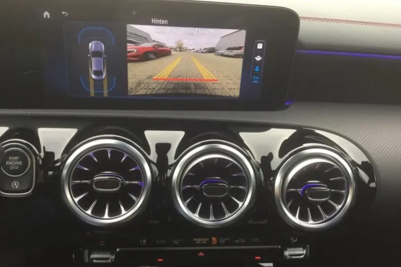 Mercedes-Benz CLA 200 din 2024 cu 17.200 km - oferta MER161725 - foto 11