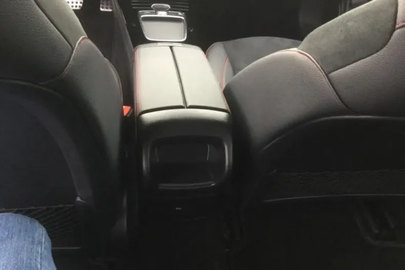 Mercedes-Benz CLA 200 din 2024 cu 17.200 km - oferta MER161725 - foto 13