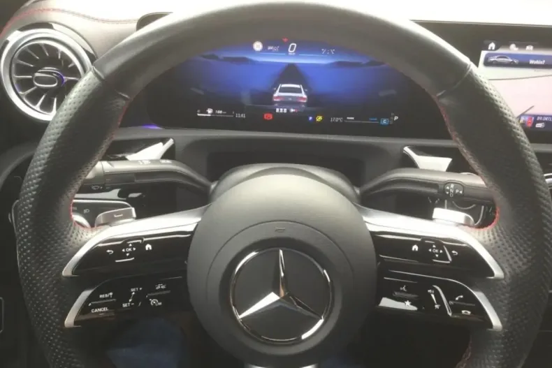 Mercedes-Benz CLA 200 din 2024 cu 17.200 km - oferta MER161725 - foto 17