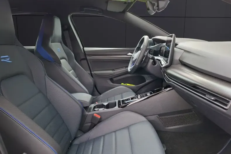 Volkswagen Golf din 2024 cu 18.500 km - oferta VOL161746 - foto 12