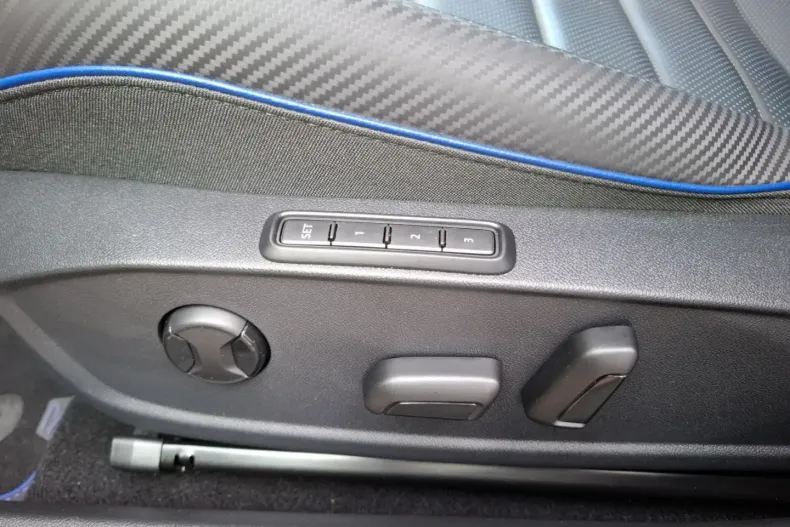 Volkswagen Golf din 2024 cu 18.500 km - oferta VOL161746 - foto 22