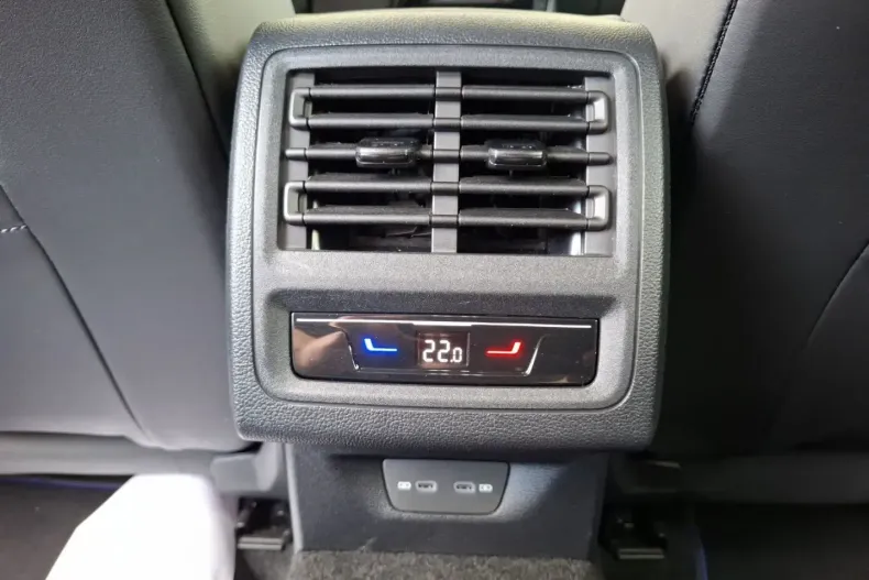 Volkswagen Golf din 2024 cu 18.500 km - oferta VOL161746 - foto 23