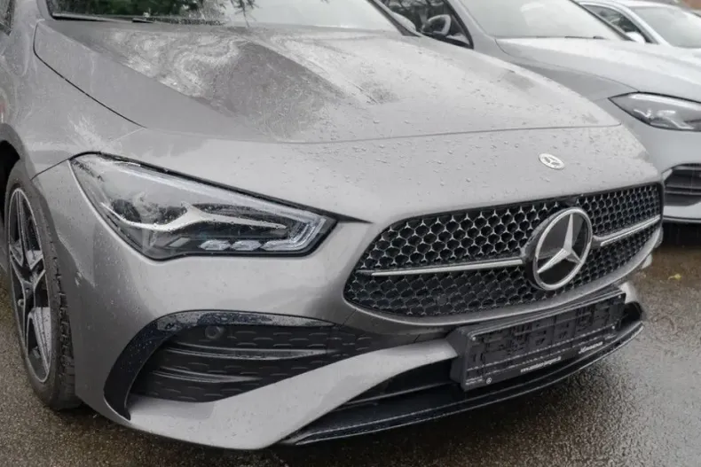 Mercedes-Benz CLA 200 din 2024 cu 19.987 km - oferta MER161755 - foto 1
