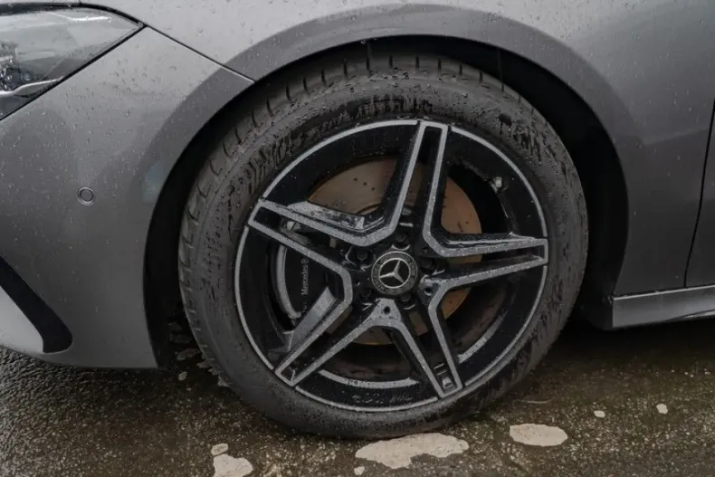 Mercedes-Benz CLA 200 din 2024 cu 19.987 km - oferta MER161755 - foto 2