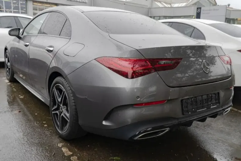 Mercedes-Benz CLA 200 din 2024 cu 19.987 km - oferta MER161755 - foto 3