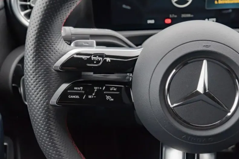 Mercedes-Benz CLA 200 din 2024 cu 19.987 km - oferta MER161755 - foto 13