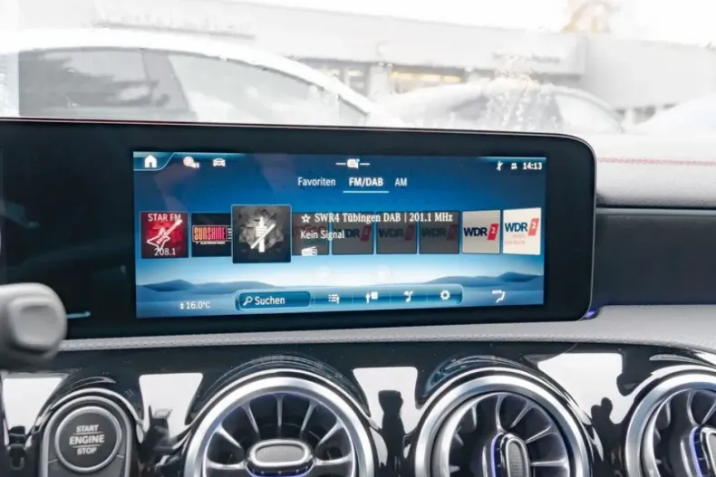 Mercedes-Benz CLA 200 din 2024 cu 19.987 km - oferta MER161755 - foto 19