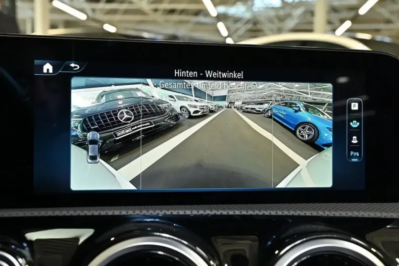 Mercedes-Benz CLA 180 din 2024 cu 11.600 km - oferta MER161757 - foto 9