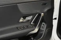 Mercedes-Benz CLA 180 din 2024 cu 11.600 km - oferta MER161757 - foto 19