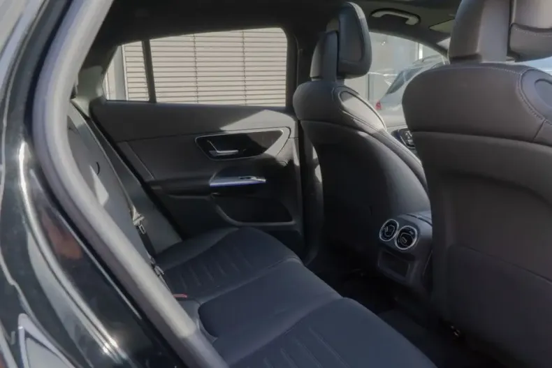 Mercedes-Benz GLC 200 din 2024 cu 20.404 km - oferta MER161758 - foto 8