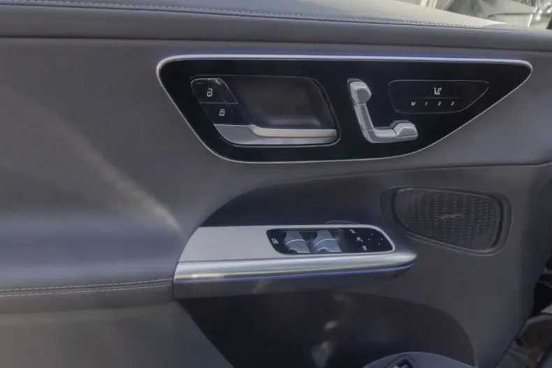 Mercedes-Benz GLC 200 din 2024 cu 20.404 km - oferta MER161758 - foto 9