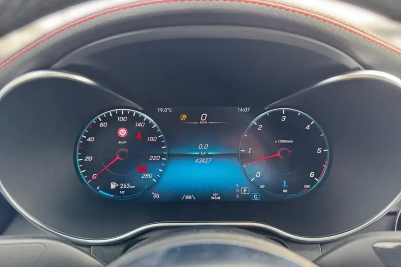 Mercedes-Benz GLC 400 din 2023 cu 43.427 km - oferta MER161761 - foto 13