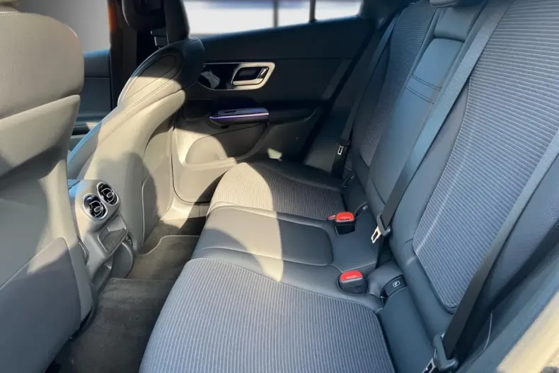 Mercedes-Benz GLC 200 din 2024 cu 8.881 km - oferta MER161762 - foto 5