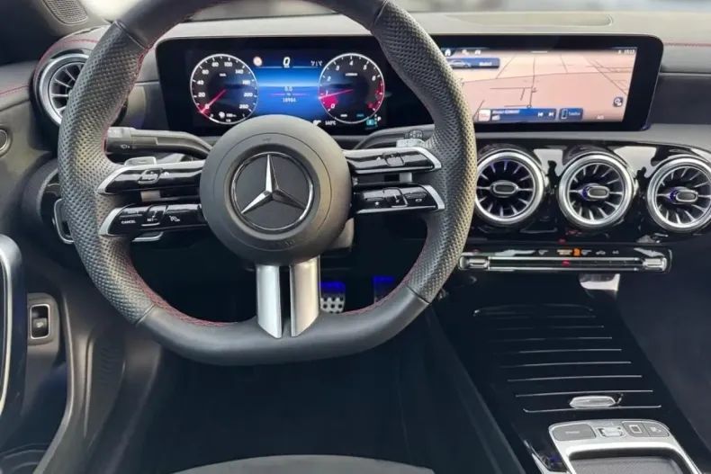 Mercedes-Benz CLA 200 din 2024 cu 18.980 km - oferta MER161767 - foto 9