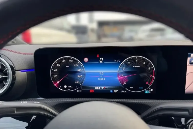 Mercedes-Benz CLA 200 din 2024 cu 18.980 km - oferta MER161767 - foto 13