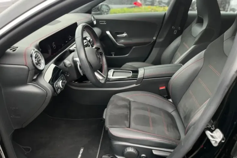 Mercedes-Benz CLA 180 din 2024 cu 12.178 km - oferta MER161768 - foto 3