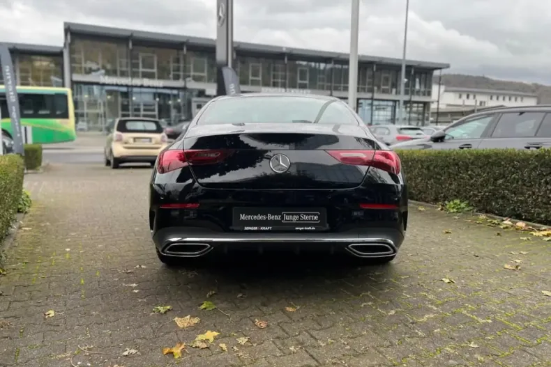 Mercedes-Benz CLA 180 din 2024 cu 12.178 km - oferta MER161768 - foto 8