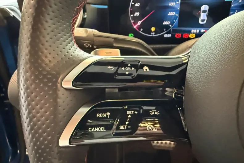 Mercedes-Benz CLA 180 din 2024 cu 18.530 km - oferta MER161770 - foto 13