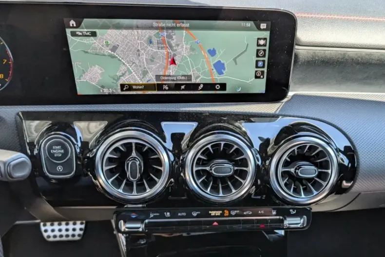 Mercedes-Benz CLA 180 din 2023 cu 25.946 km - oferta MER161771 - foto 9