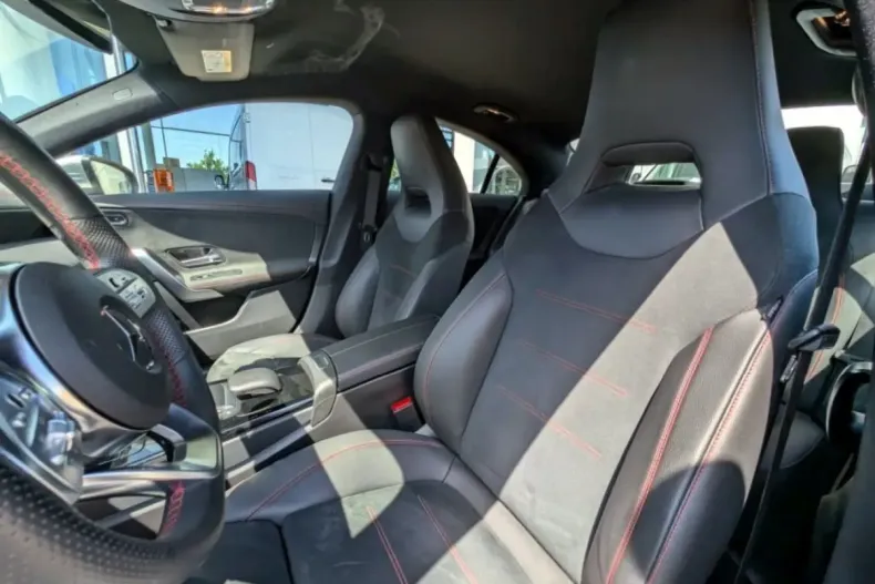 Mercedes-Benz CLA 180 din 2023 cu 25.946 km - oferta MER161771 - foto 11