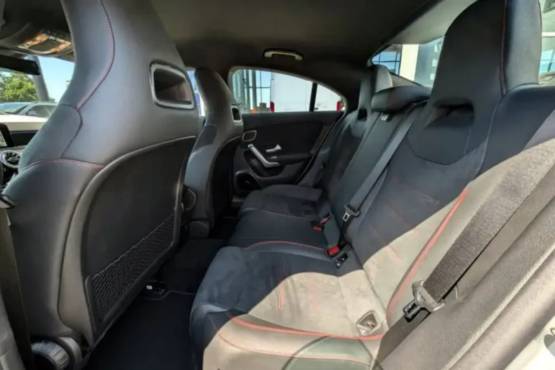 Mercedes-Benz CLA 180 din 2023 cu 25.946 km - oferta MER161771 - foto 13