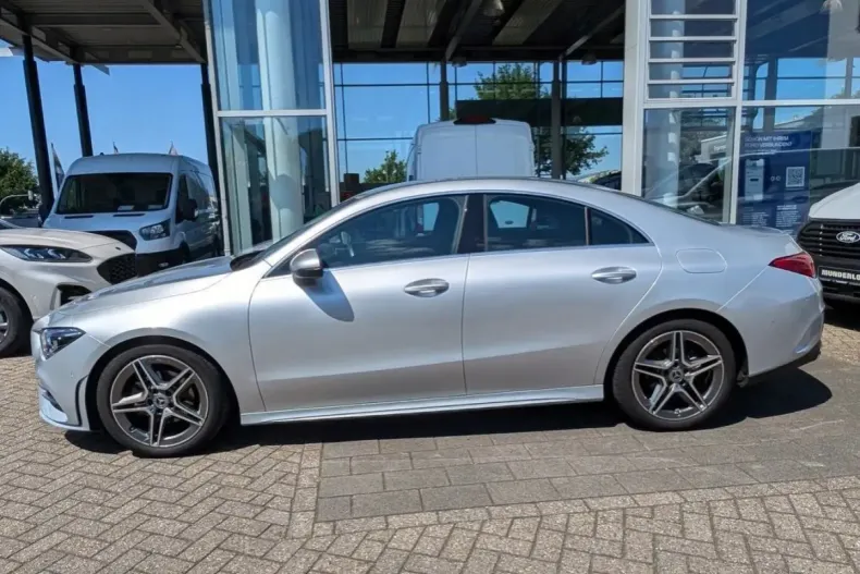 Mercedes-Benz CLA 180 din 2023 cu 25.946 km - oferta MER161771 - foto 26