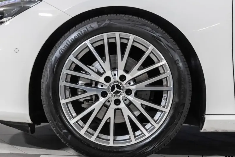 Mercedes-Benz CLA 180 din 2024 cu 3.644 km - oferta MER161772 - foto 6