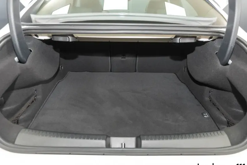 Mercedes-Benz CLA 180 din 2024 cu 3.644 km - oferta MER161772 - foto 8