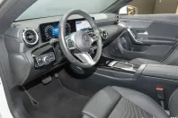 Mercedes-Benz CLA 180 din 2024 cu 3.644 km - oferta MER161772 - foto 9