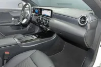Mercedes-Benz CLA 180 din 2024 cu 3.644 km - oferta MER161772 - foto 14