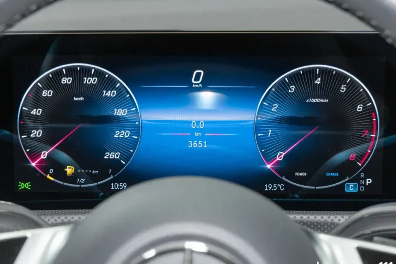 Mercedes-Benz CLA 180 din 2024 cu 3.644 km - oferta MER161772 - foto 17