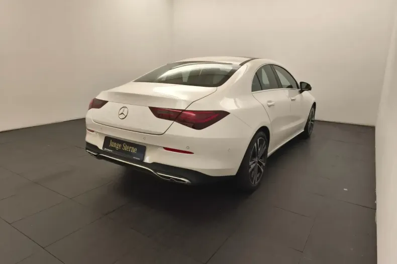 Mercedes-Benz CLA 180 din 2024 cu 11.231 km - oferta MER161775 - foto 4