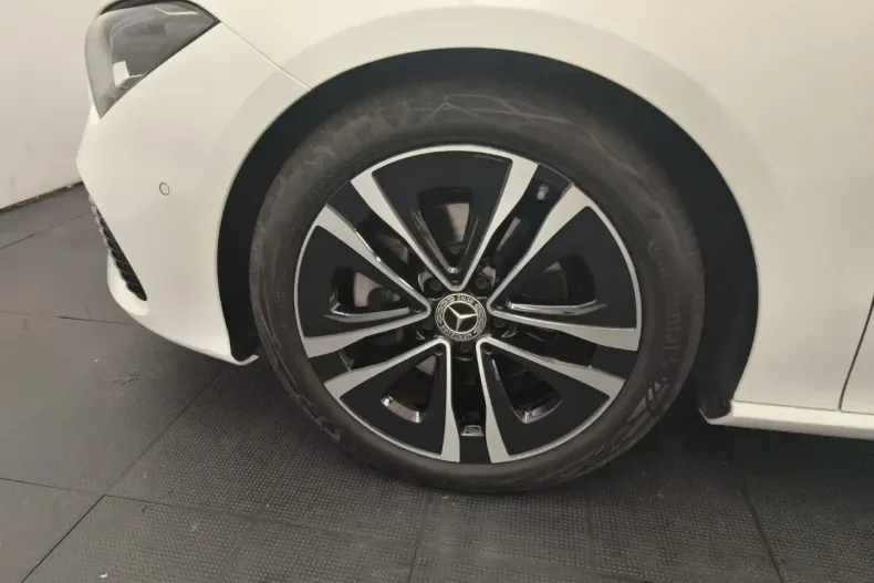 Mercedes-Benz CLA 180 din 2024 cu 11.231 km - oferta MER161775 - foto 9