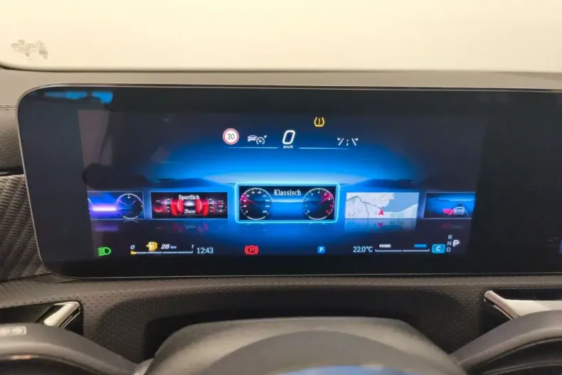 Mercedes-Benz CLA 180 din 2024 cu 11.231 km - oferta MER161775 - foto 13