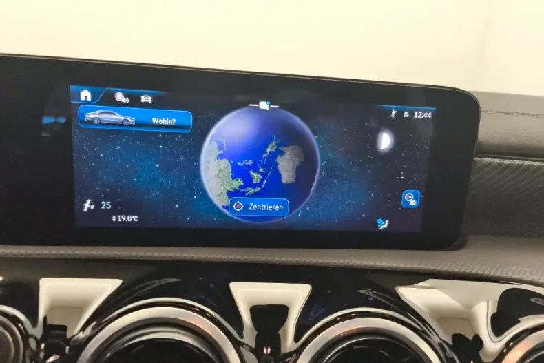 Mercedes-Benz CLA 180 din 2024 cu 11.231 km - oferta MER161775 - foto 17