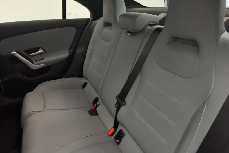 Mercedes-Benz CLA 180 din 2024 cu 11.231 km - oferta MER161775 - foto 18