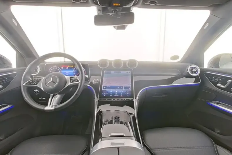 Mercedes-Benz GLC 200 din 2024 cu 29.368 km - oferta MER161776 - foto 4