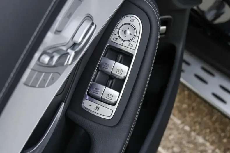 Mercedes-Benz GLC 300 din 2023 cu 83.167 km - oferta MER161778 - foto 13