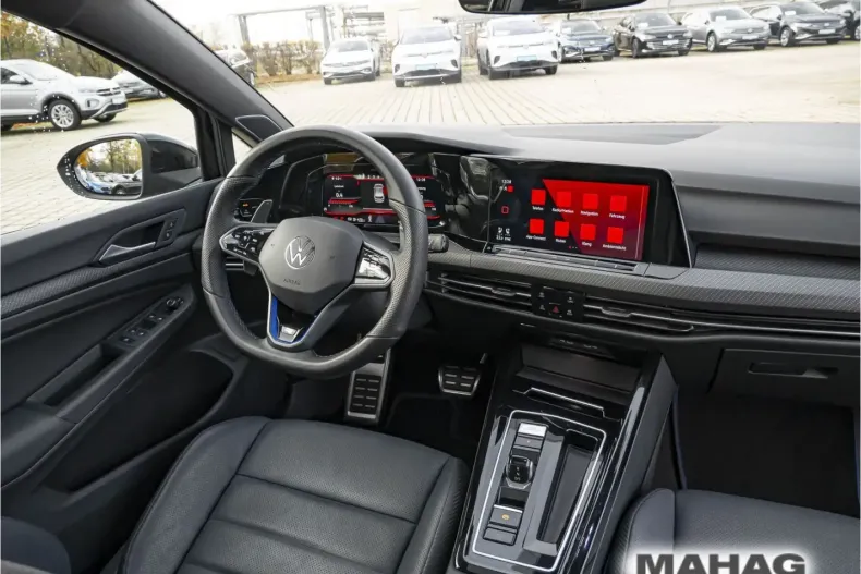 Volkswagen Golf din 2023 cu 49.141 km - oferta VOL161795 - foto 9