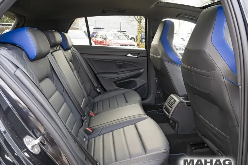 Volkswagen Golf din 2023 cu 49.141 km - oferta VOL161795 - foto 12