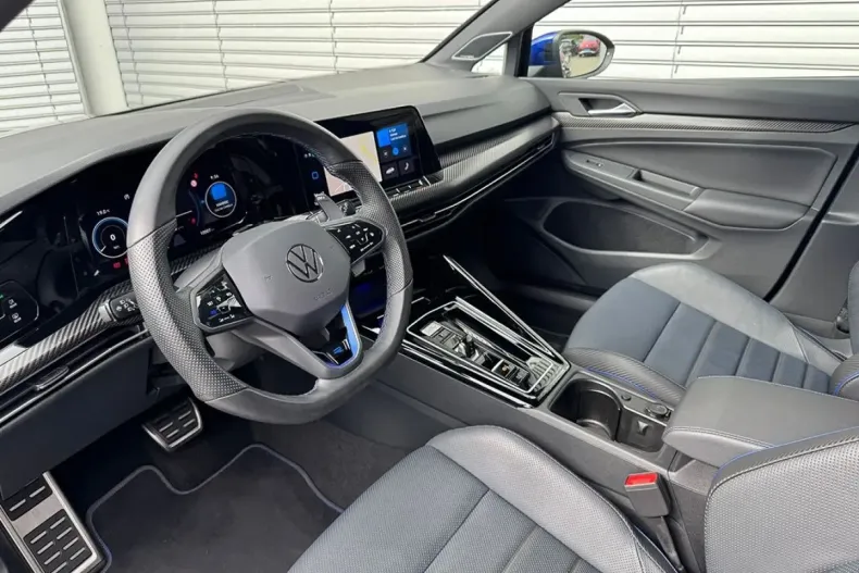 Volkswagen Golf din 2024 cu 9.995 km - oferta VOL161797 - foto 7