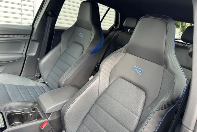 Volkswagen Golf din 2024 cu 9.995 km - oferta VOL161797 - foto 8