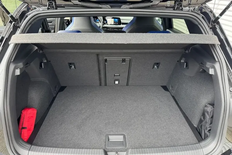 Volkswagen Golf din 2024 cu 9.995 km - oferta VOL161797 - foto 11